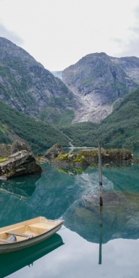 Michael-Lurie-Lake-Loen-Norway